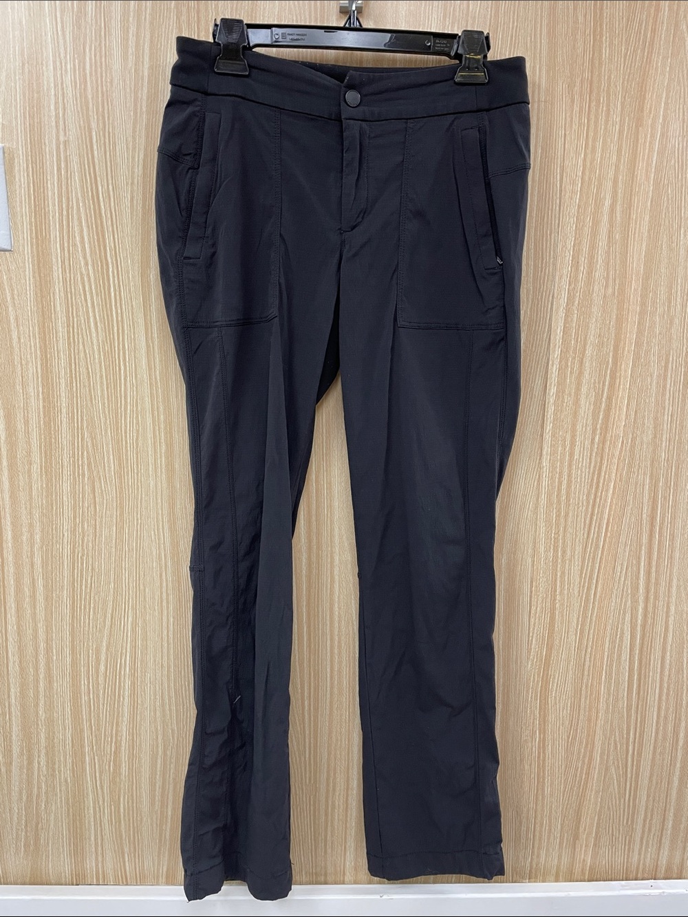Athleta Black Trekkie HIke Pants Size 6